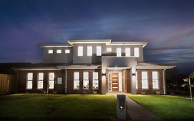Luxury Pet-Friendly 4Br Home Walk To Beach
